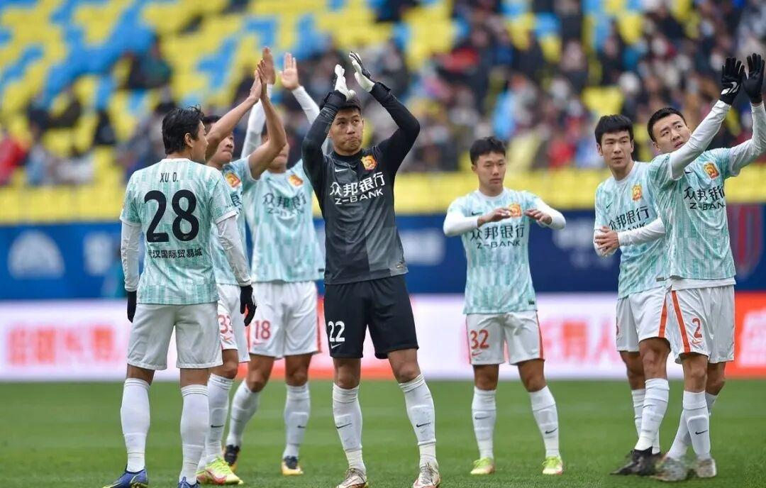 Kaiyun-包含转会期体能课后；广州队门线救险备战全明星赛；媒体盛赞；控场能力受关注的词条