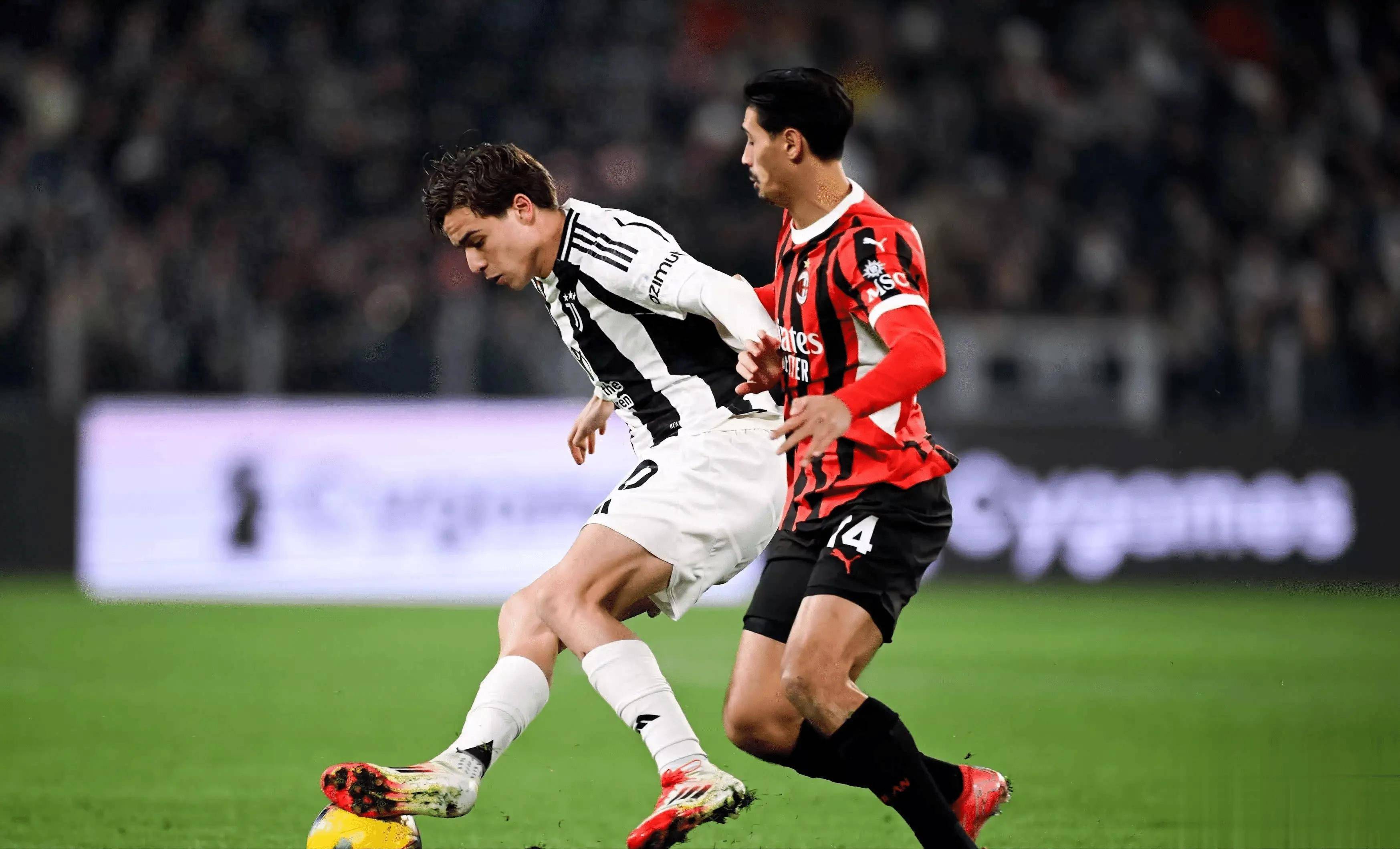 包含AC米兰发布备战花絮，今晚再遭质疑，德甲任务艰巨，轮换策略成焦点的词条