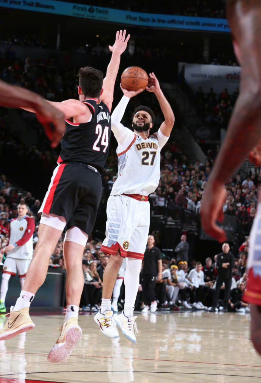 穆雷连续五场比赛得分超过惊险取胜，C9挑战极限！的简单介绍